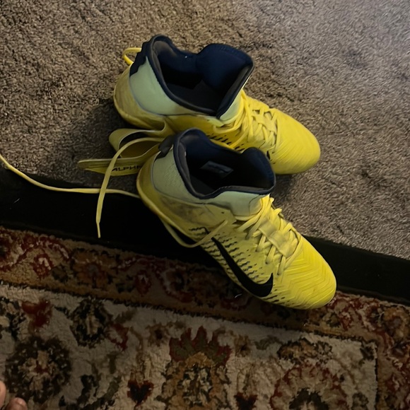 Nike cleats, only used once. - Picture 1 of 1
